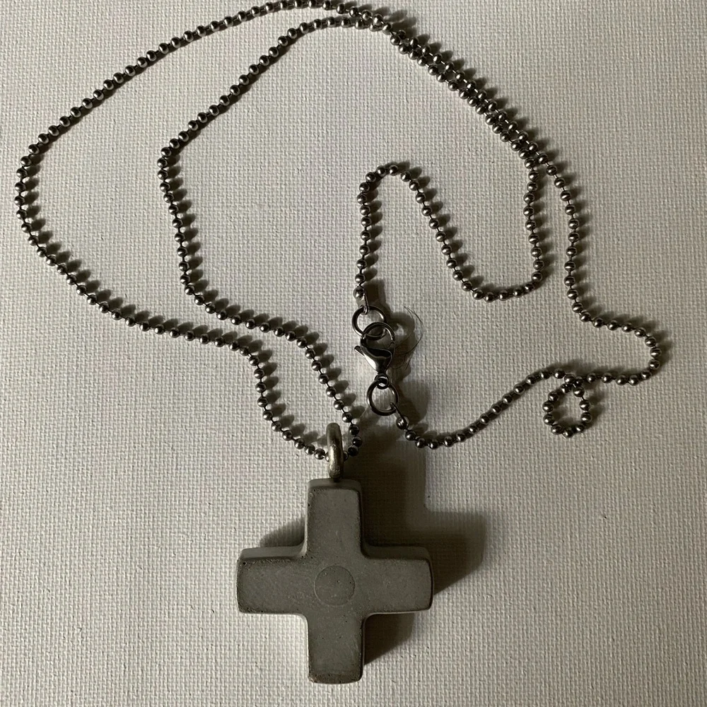 New Art Handcrafted concrete and stainless steel cross necklace. Minimalist - Picture 1 of 5